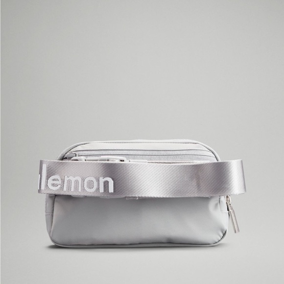 NWT Lululemon Everywhere Belt Bag 1L Silver drop/white in color - Picture 3 of 10